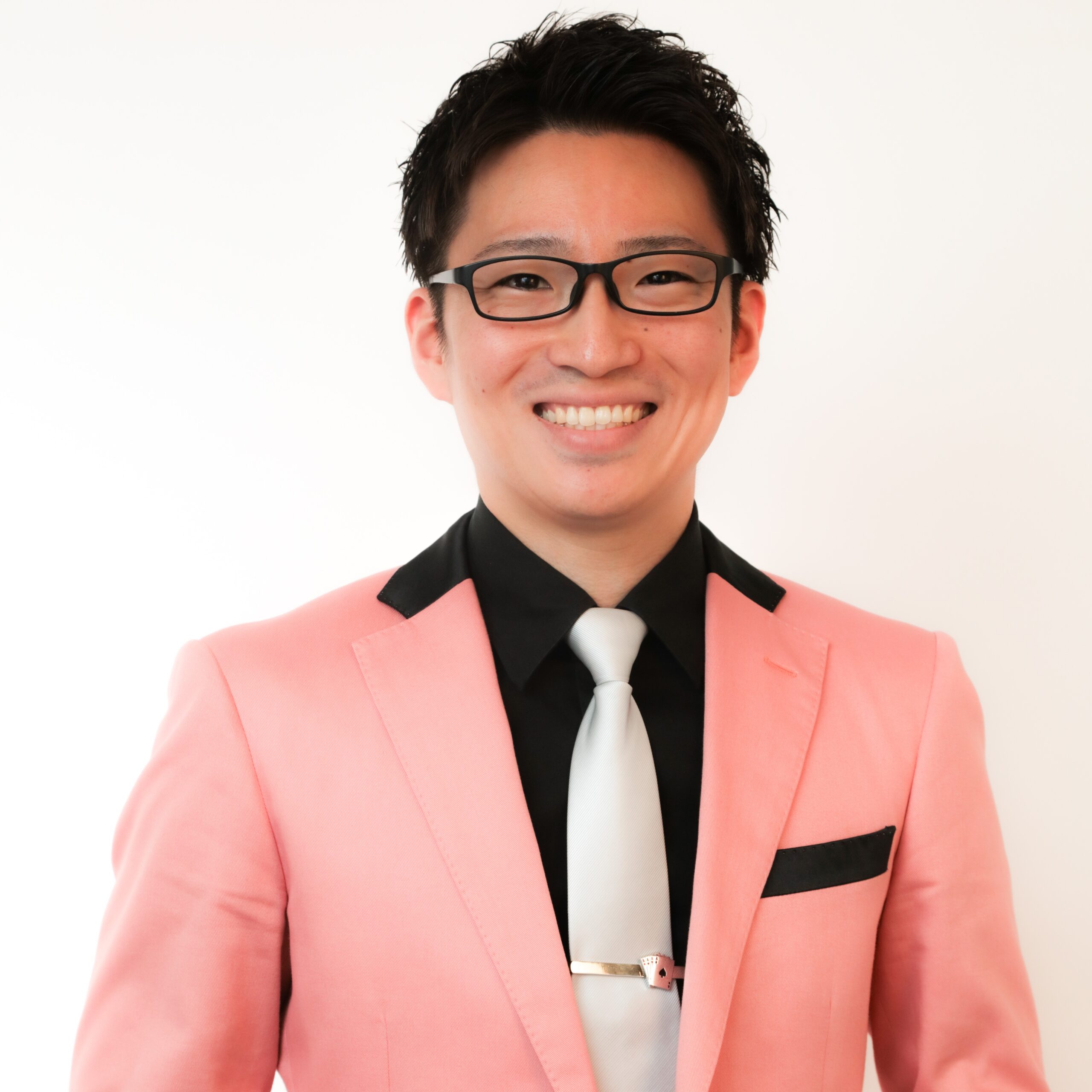 KEITA (ケイタ) | マジシャン出張コンシェルジュ | 福岡の新進気鋭